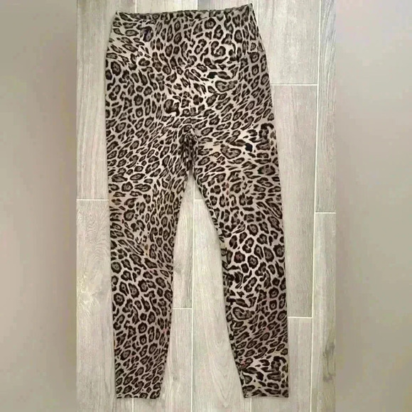 LOVE FIRE LEGGING LEOPARD PRINT SIZE LARGE - Picture 1 of 7